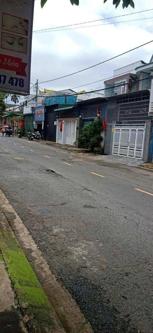 Bán nhà mặt phố Đ. Quang Trung, Tx. Buôn Hồ, T. Đắk Lắk