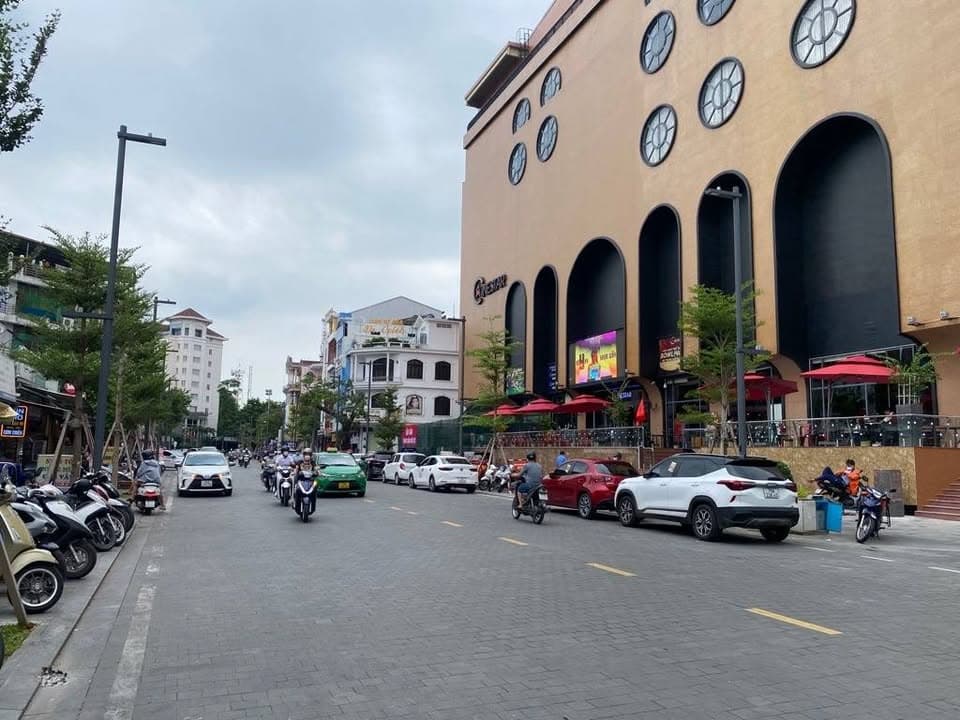 Bán nhà mặt phố P. Hai Bà Trưng, Tp. Huế, T. Thừa Thiên Huế