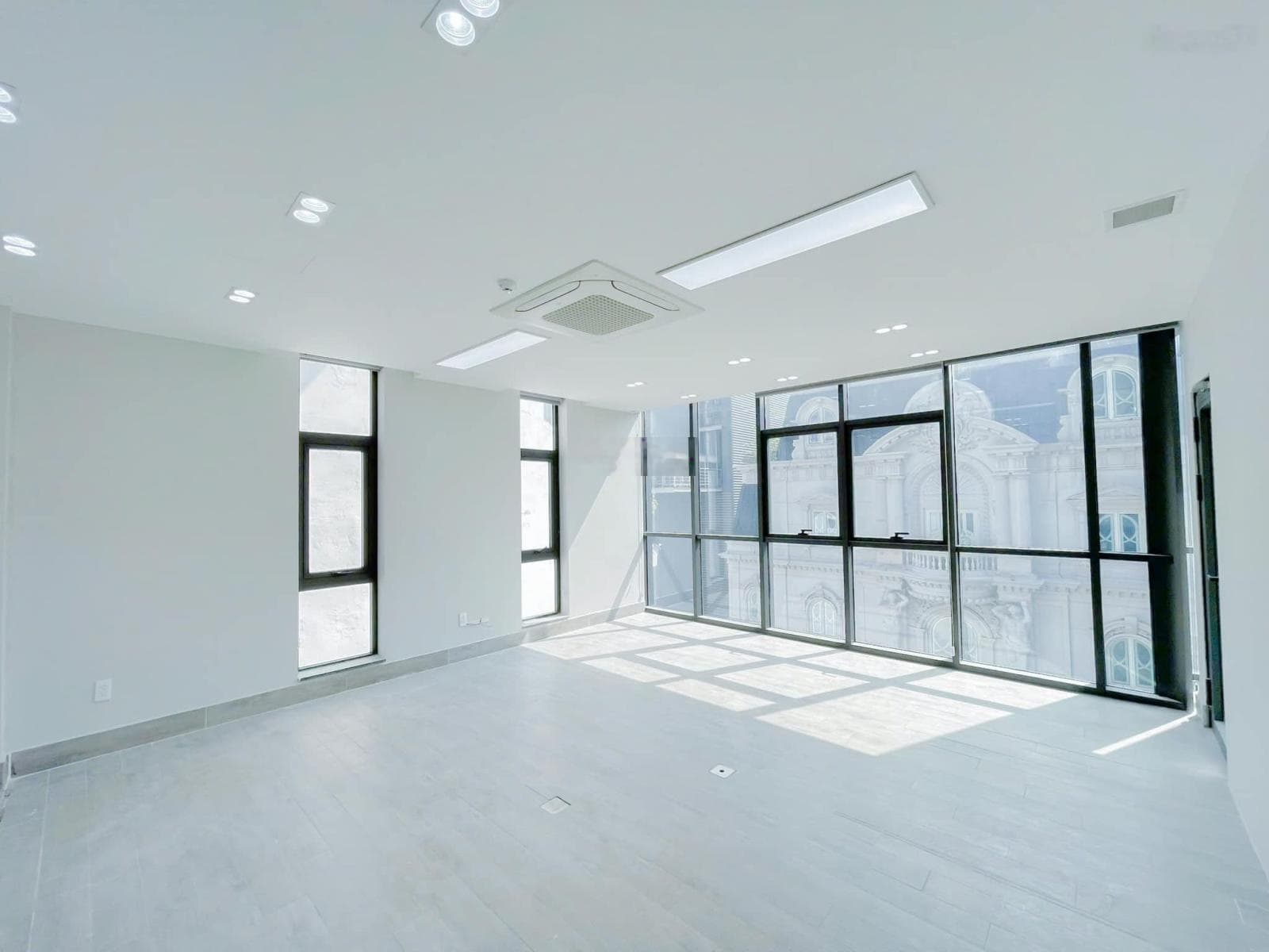 Cho thuê văn phòng Đ. Khuất Duy Tiến, P. Nhân Chính, Q. Thanh Xuân, Tp. Hà Nội - Ảnh 3