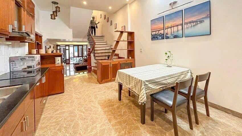 Cho thuê nhà riêng Đ. Lạc Long Quân, Q. Tây Hồ, Tp. Hà Nội