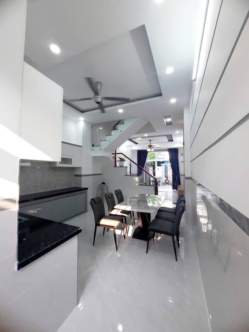 Bán nhà mới xây đường số 6 linh xuân thủ đức .LH 0909428959.