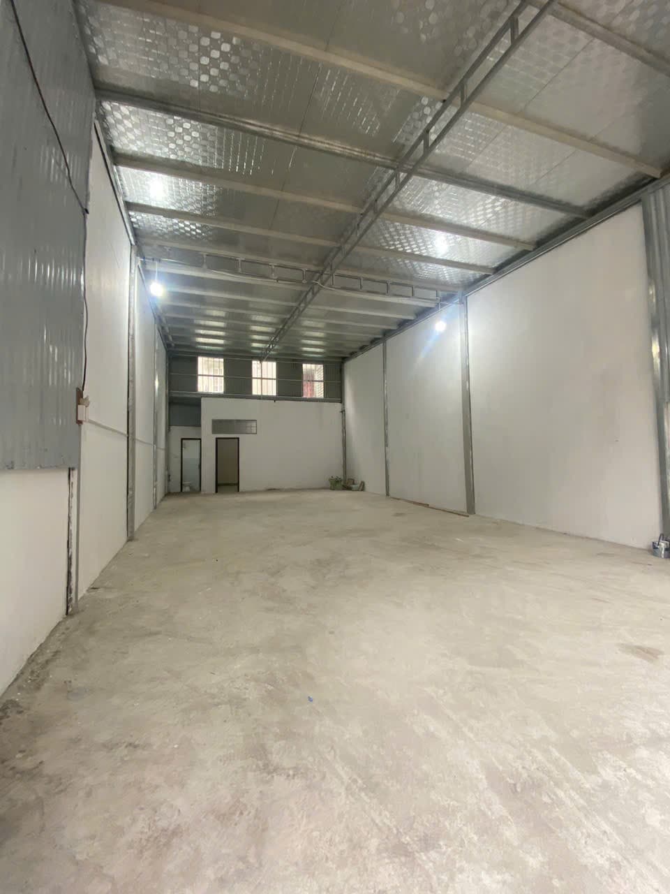 Cho thuê CHO THUÊ KHO LONG BIÊN – 120M² – XE TẢI VÀO TẬN NƠI